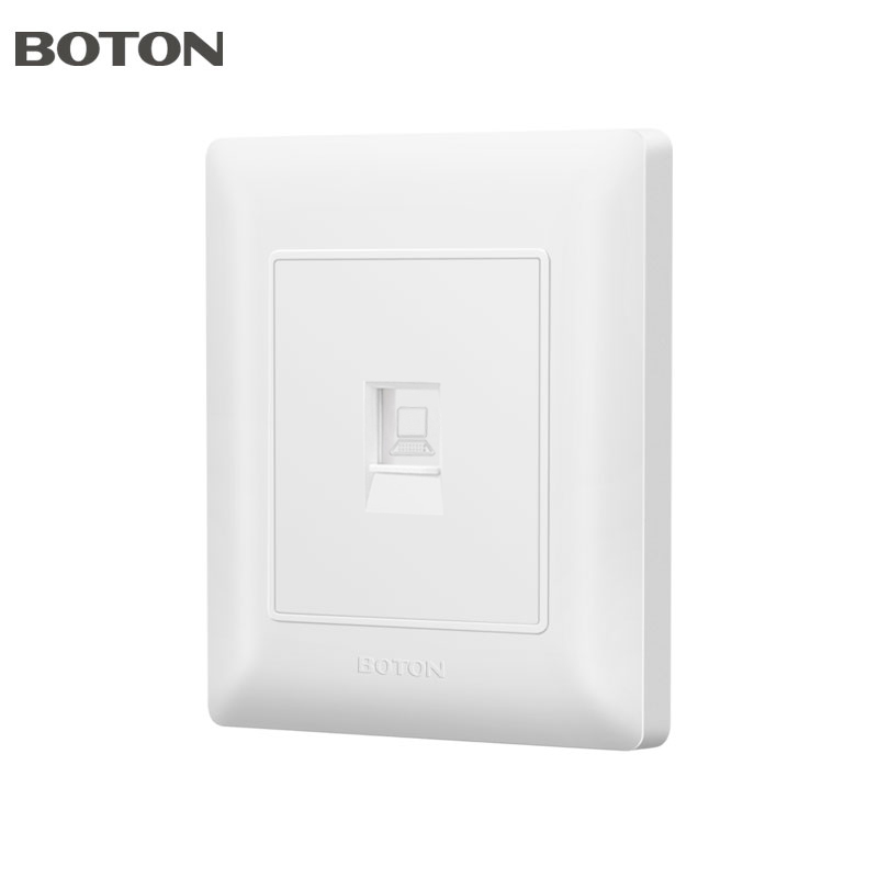 Tomada de interruptor de parede para computador branco escolar